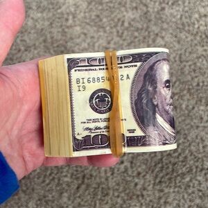 Money stack belt buckle